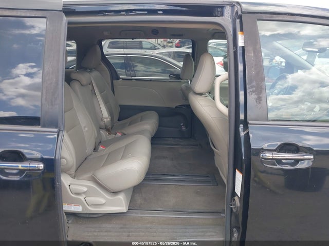 45187825 :رقم المزاد ، 5TDYZ3DC3JS963388 vin ، 2018 Toyota Sienna Xle 8 Passenger مزاد بيع