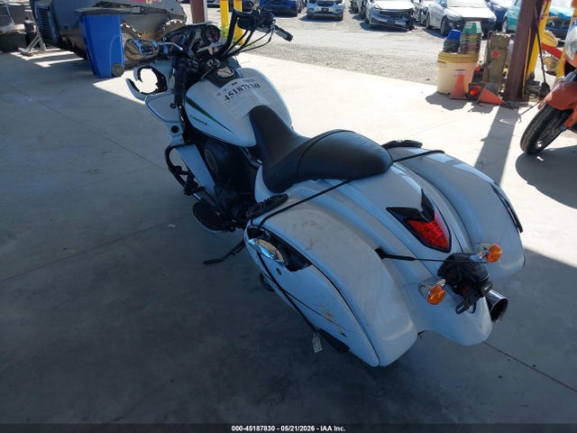45187830 :رقم المزاد ، JKBVNRK11GA009415 vin ، 2016 Kawasaki Vn1700 K مزاد بيع