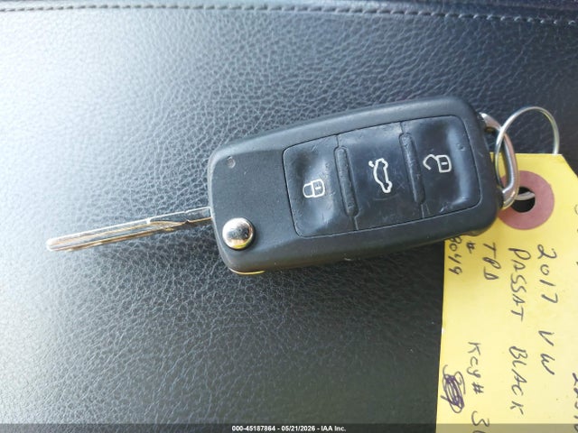 Продаж на аукціоні авто 2017 Volkswagen Passat 1.8t Se, vin: 1VWBT7A32HC028049, номер лоту: 45187864