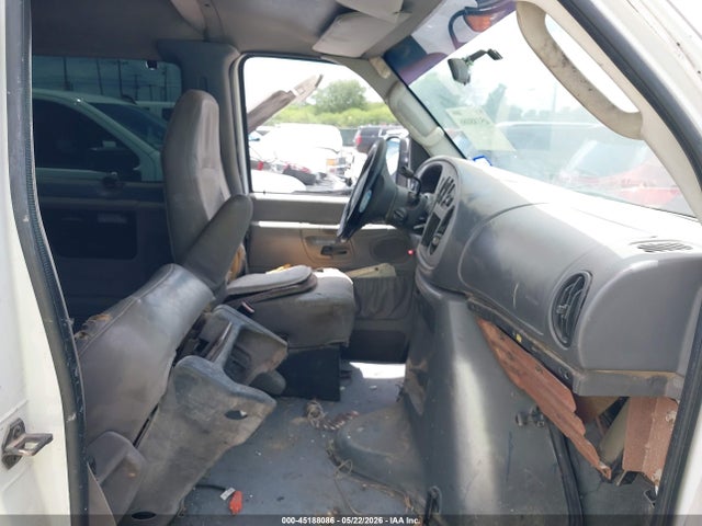 45188086 :رقم المزاد ، 1FBSS31F53HA82891 vin ، 2003 Ford E-350 Super Duty Xl/xlt مزاد بيع