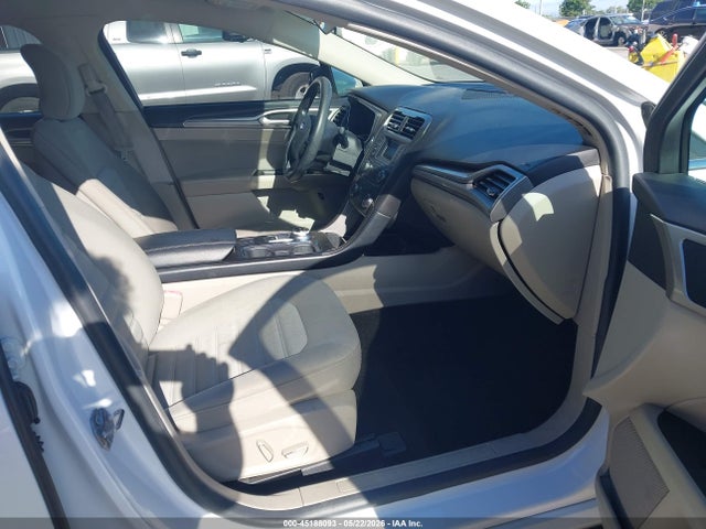 3FA6P0LUXJR269103 Ford Fusion Hybrid Se