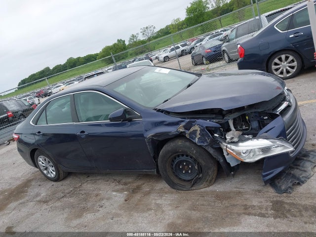 45188116 :رقم المزاد ، 4T1BF1FKXHU808698 vin ، 2017 Toyota Camry Le مزاد بيع