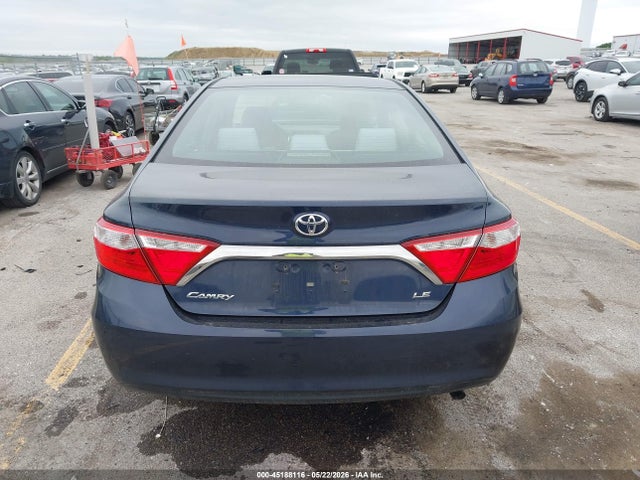 45188116 :رقم المزاد ، 4T1BF1FKXHU808698 vin ، 2017 Toyota Camry Le مزاد بيع