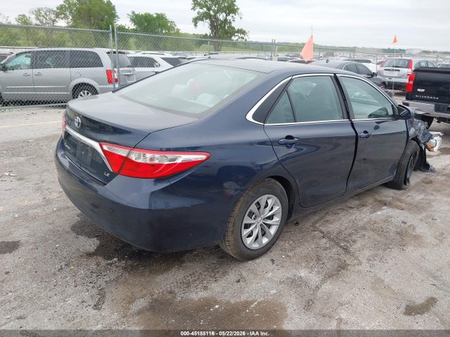 45188116 :رقم المزاد ، 4T1BF1FKXHU808698 vin ، 2017 Toyota Camry Le مزاد بيع