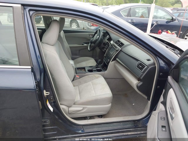 45188116 :رقم المزاد ، 4T1BF1FKXHU808698 vin ، 2017 Toyota Camry Le مزاد بيع