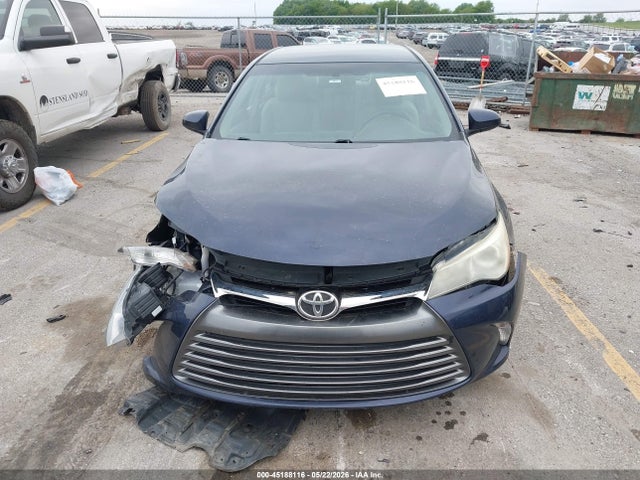 45188116 :رقم المزاد ، 4T1BF1FKXHU808698 vin ، 2017 Toyota Camry Le مزاد بيع