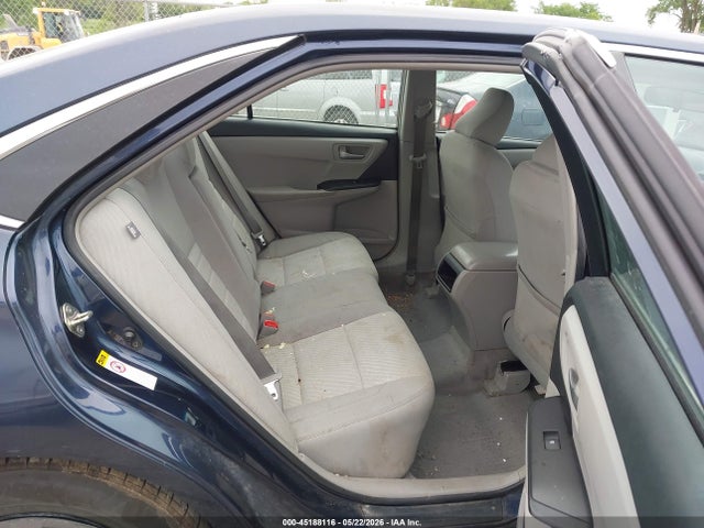 45188116 :رقم المزاد ، 4T1BF1FKXHU808698 vin ، 2017 Toyota Camry Le مزاد بيع