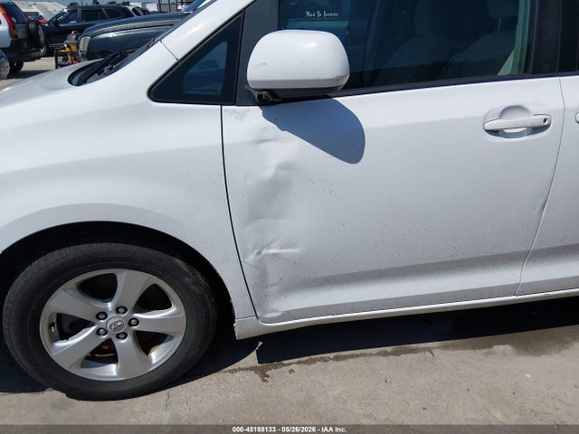 2011 Toyota Sienna Le V6 მანქანა იყიდება აუქციონზე, vin: 5TDKK3DC6BS071938, აუქციონის ნომერი: 45188133