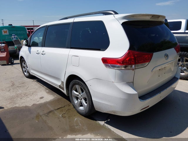2011 Toyota Sienna Le V6 მანქანა იყიდება აუქციონზე, vin: 5TDKK3DC6BS071938, აუქციონის ნომერი: 45188133