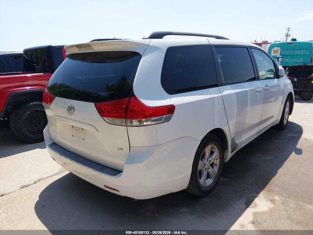 2011 Toyota Sienna Le V6 მანქანა იყიდება აუქციონზე, vin: 5TDKK3DC6BS071938, აუქციონის ნომერი: 45188133