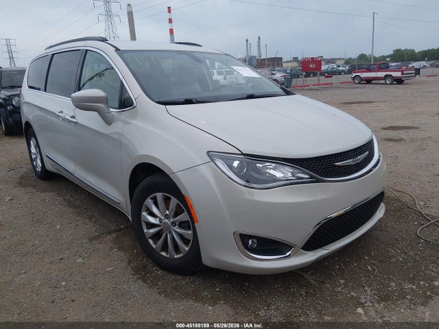 2017 Chrysler Pacifica Touring-l მანქანა იყიდება აუქციონზე, vin: 2C4RC1BG9HR711907, აუქციონის ნომერი: 45188189