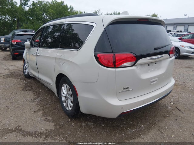 2017 Chrysler Pacifica Touring-l მანქანა იყიდება აუქციონზე, vin: 2C4RC1BG9HR711907, აუქციონის ნომერი: 45188189