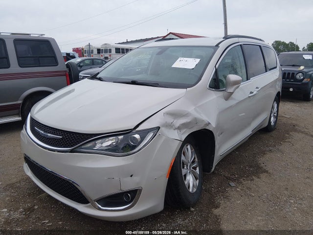 2017 Chrysler Pacifica Touring-l მანქანა იყიდება აუქციონზე, vin: 2C4RC1BG9HR711907, აუქციონის ნომერი: 45188189