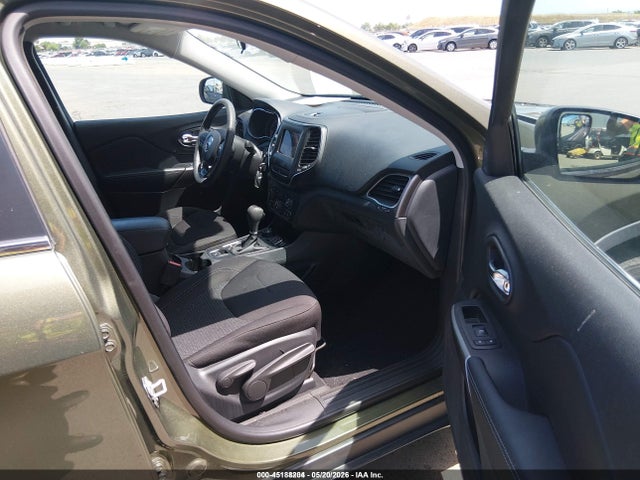 45188204 :رقم المزاد ، 1C4PJMCB0KD440277 vin ، 2019 Jeep Cherokee Latitude 4x4 مزاد بيع