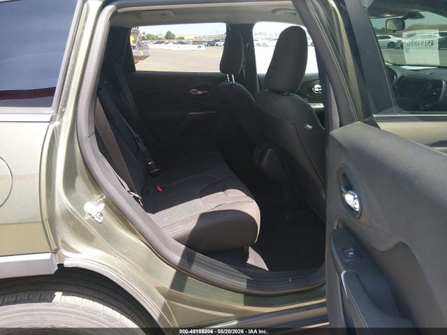 45188204 :رقم المزاد ، 1C4PJMCB0KD440277 vin ، 2019 Jeep Cherokee Latitude 4x4 مزاد بيع