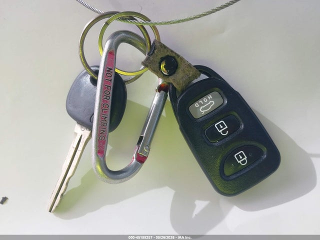2013 Hyundai Elantra Gls მანქანა იყიდება აუქციონზე, vin: 5NPDH4AE1DH265014, აუქციონის ნომერი: 45188257