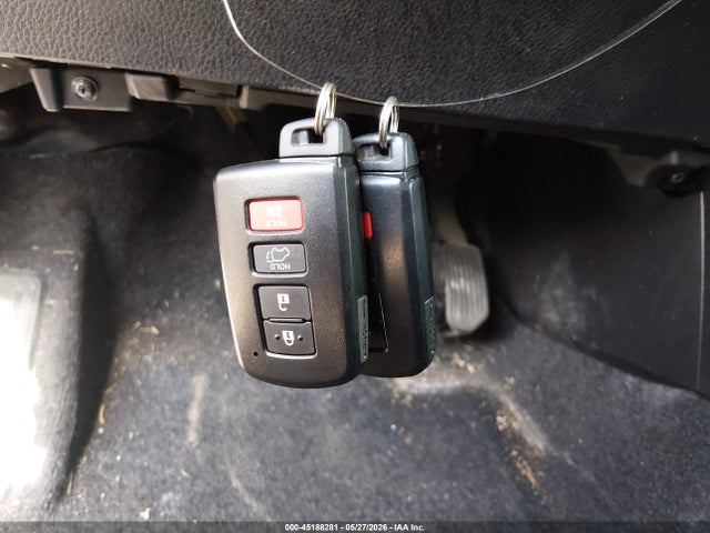 Продаж на аукціоні авто 2017 Toyota Rav4 Limited, vin: 2T3DFREV1HW563963, номер лоту: 45188281