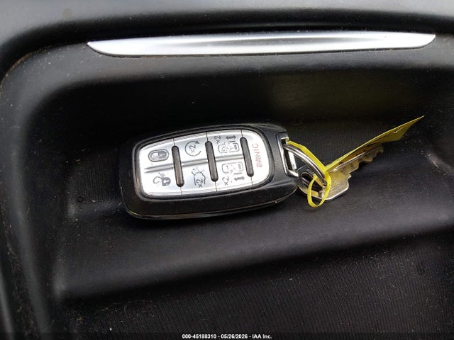 2020 Chrysler Voyager Lxi მანქანა იყიდება აუქციონზე, vin: 2C4RC1DG6LR182406, აუქციონის ნომერი: 45188310