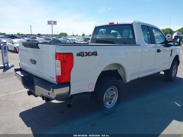 1FT7X2B68JEC22183 Ford F-250 Xl