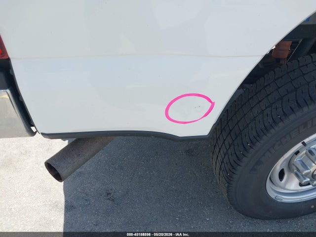 1FT7X2B68JEC22183 Ford F-250 Xl