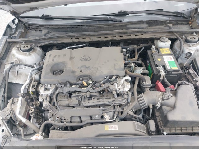 45188412 :رقم المزاد ، 4T1T11AK0NU065569 vin ، 2022 Toyota Camry Se مزاد بيع