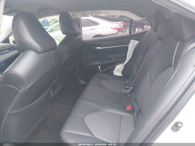 45188412 :رقم المزاد ، 4T1T11AK0NU065569 vin ، 2022 Toyota Camry Se مزاد بيع