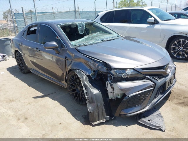 45188571 :رقم المزاد ، 4T1G11AK0NU040589 vin ، 2022 Toyota Camry Se مزاد بيع