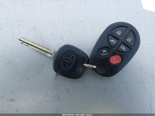5TDXK3DC7ES488608 Toyota Sienna Se 8 Passenger