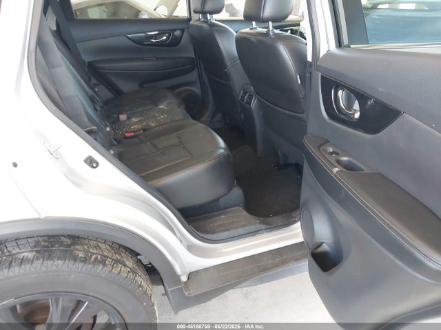 5N1AT2MV9JC802233 Nissan Rogue Sl