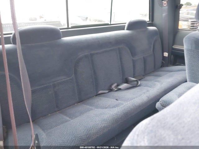 Продажа на аукционе авто 1996 Chevrolet Gmt-400 K1500, vin: 2GCEK19R4T1128452, номер лота: 45188792