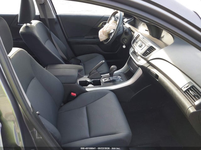 45188841 :رقم المزاد ، 1HGCR2F39FA200704 vin ، 2015 Honda Accord Lx مزاد بيع