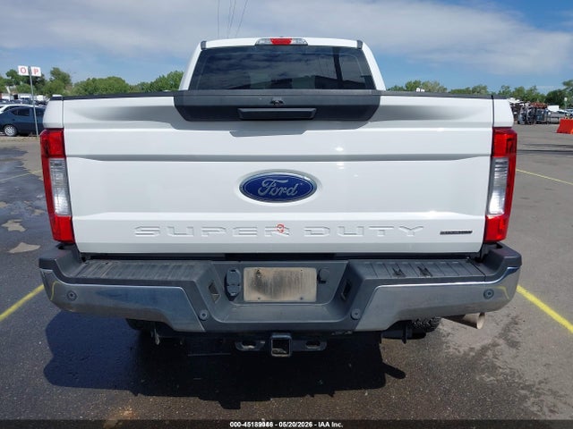 1FT7X2B61JEC22185 Ford F-250 Xl