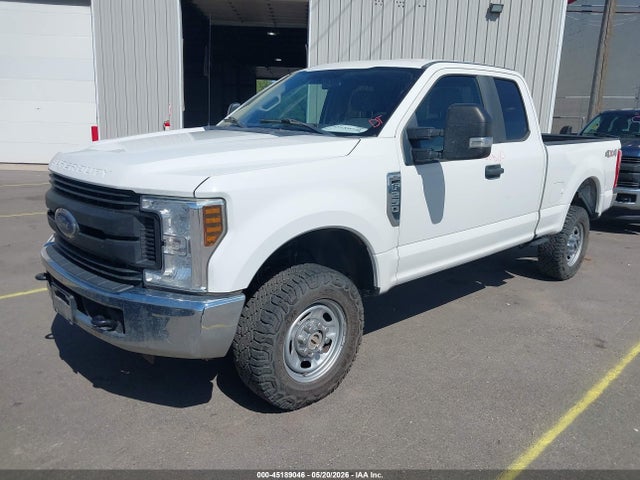 1FT7X2B61JEC22185 Ford F-250 Xl