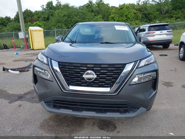 45189129 :رقم المزاد ، 5N1BT3BA2PC753377 vin ، 2023 Nissan Rogue Sv Fwd مزاد بيع