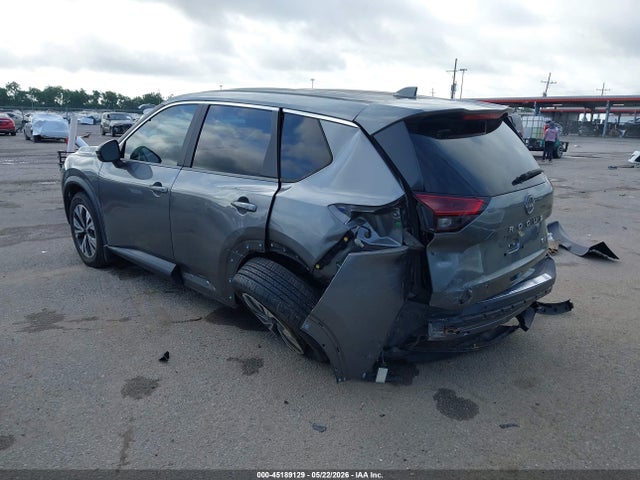45189129 :رقم المزاد ، 5N1BT3BA2PC753377 vin ، 2023 Nissan Rogue Sv Fwd مزاد بيع
