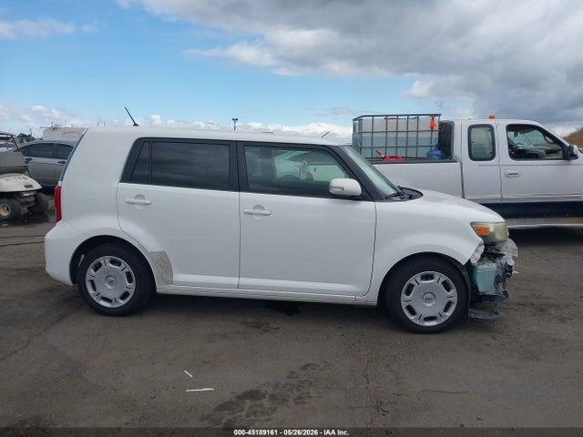 Scion XB 2014 JTLZE4FEXEJ056214 Image 13