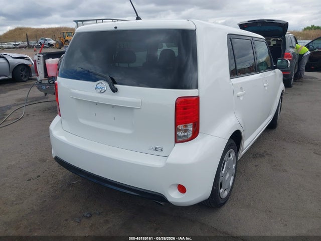 Scion XB 2014 JTLZE4FEXEJ056214 Image 4