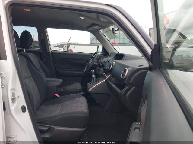 Scion XB 2014 JTLZE4FEXEJ056214 Image 5