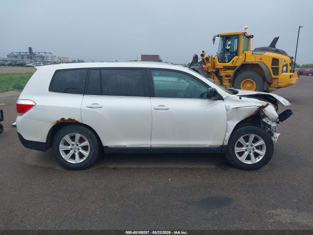 45189257 :رقم المزاد ، 5TDBK3EH8BS047506 vin ، 2011 Toyota Highlander Base V6 مزاد بيع