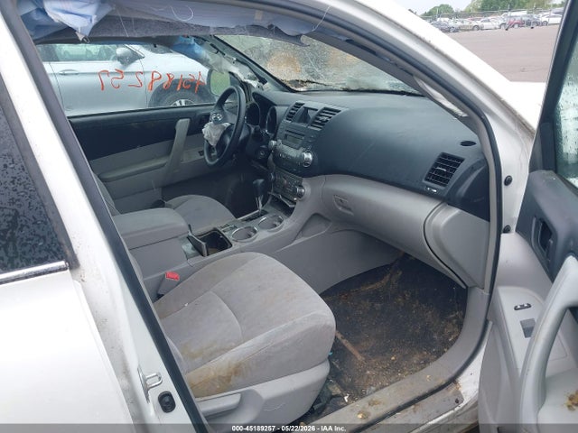 45189257 :رقم المزاد ، 5TDBK3EH8BS047506 vin ، 2011 Toyota Highlander Base V6 مزاد بيع