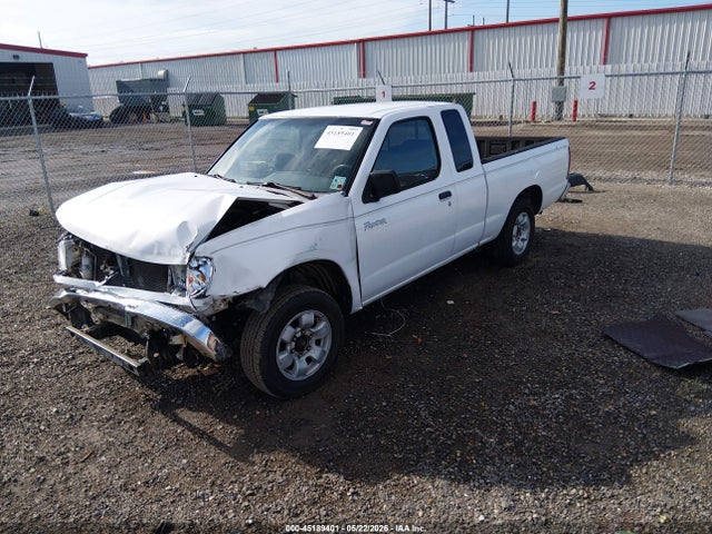 45189401 :رقم المزاد ، 1N6DD26S7YC379502 vin ، 2000 Nissan Frontier Xe مزاد بيع