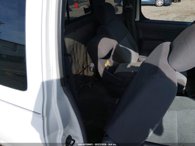 45189401 :رقم المزاد ، 1N6DD26S7YC379502 vin ، 2000 Nissan Frontier Xe مزاد بيع