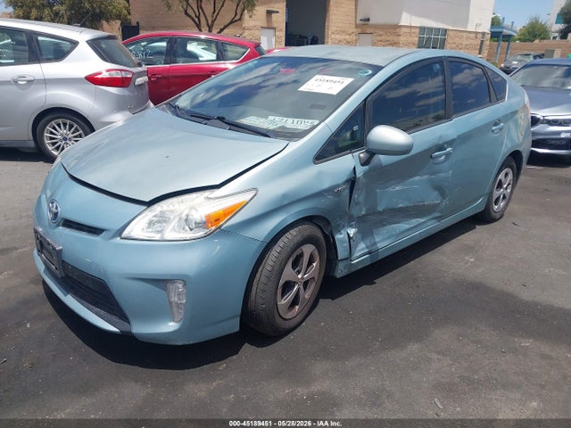 Toyota Prius Two 2015 JTDKN3DUXF1934422 Image 2