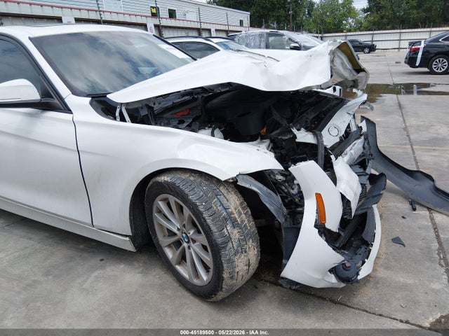 Продаж на аукціоні авто 2016 Bmw 320i, vin: WBA8E1G59GNT36767, номер лоту: 45189500