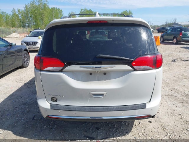Auction sale of the 2017 Chrysler Pacifica Touring-l Plus, vin: 2C4RC1EG2HR578225, lot number: 45189506