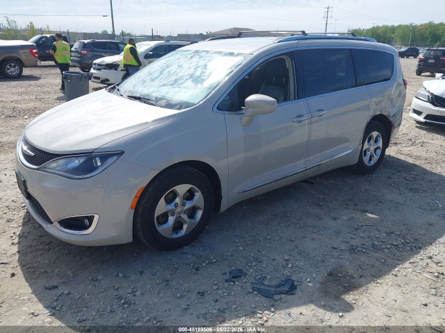 Auction sale of the 2017 Chrysler Pacifica Touring-l Plus, vin: 2C4RC1EG2HR578225, lot number: 45189506