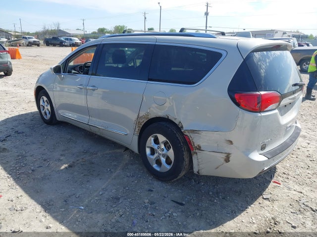 Auction sale of the 2017 Chrysler Pacifica Touring-l Plus, vin: 2C4RC1EG2HR578225, lot number: 45189506
