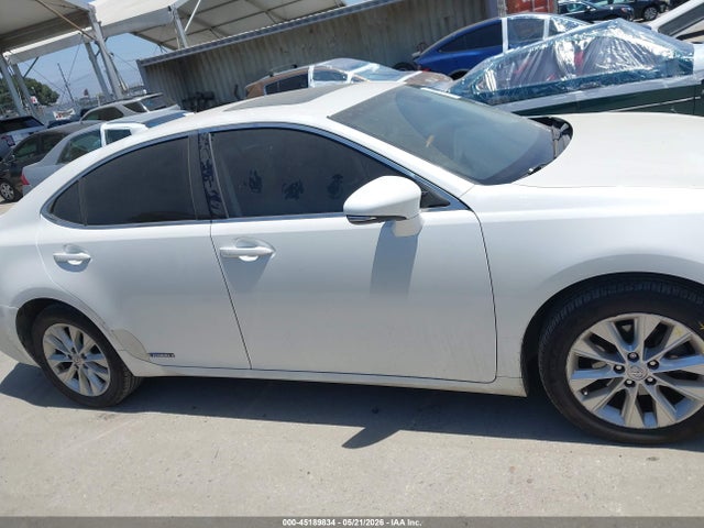 Lexus ES 300H 2015 JTHBW1GG3F2083404 Image 13