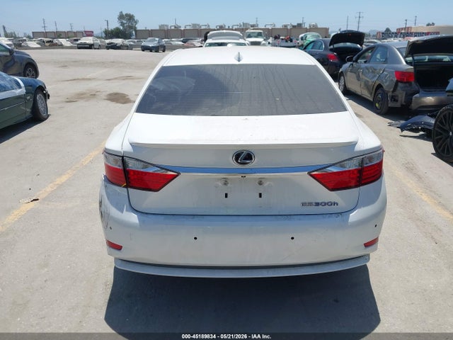 Lexus ES 300H 2015 JTHBW1GG3F2083404 Image 16