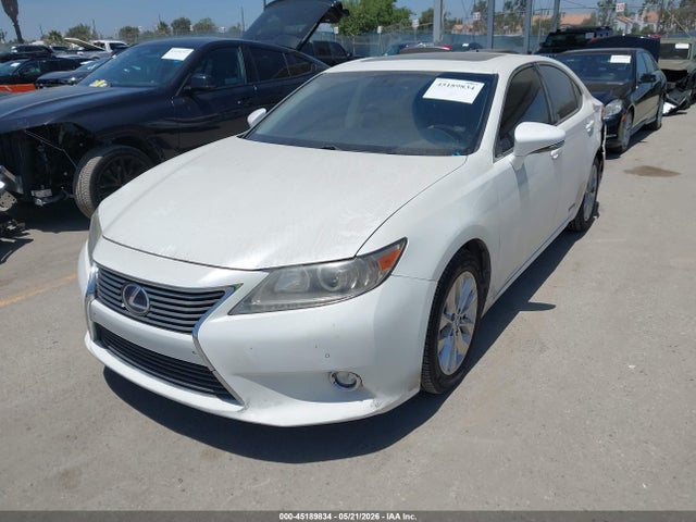 Lexus ES 300H 2015 JTHBW1GG3F2083404 Image 2